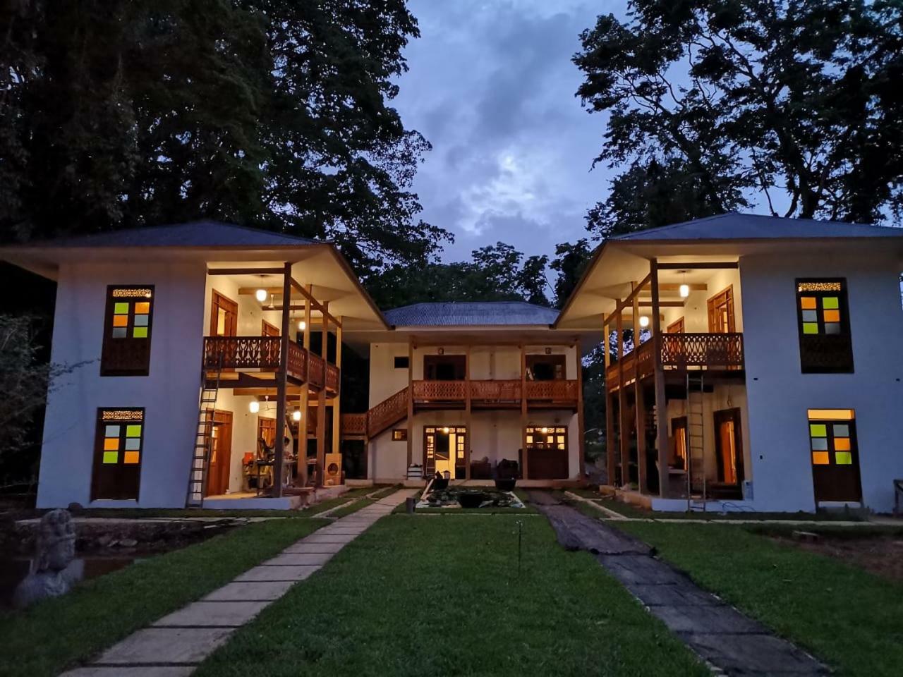 Lanna Ban Hotel Puerto Viejo de Talamanca 外观 照片